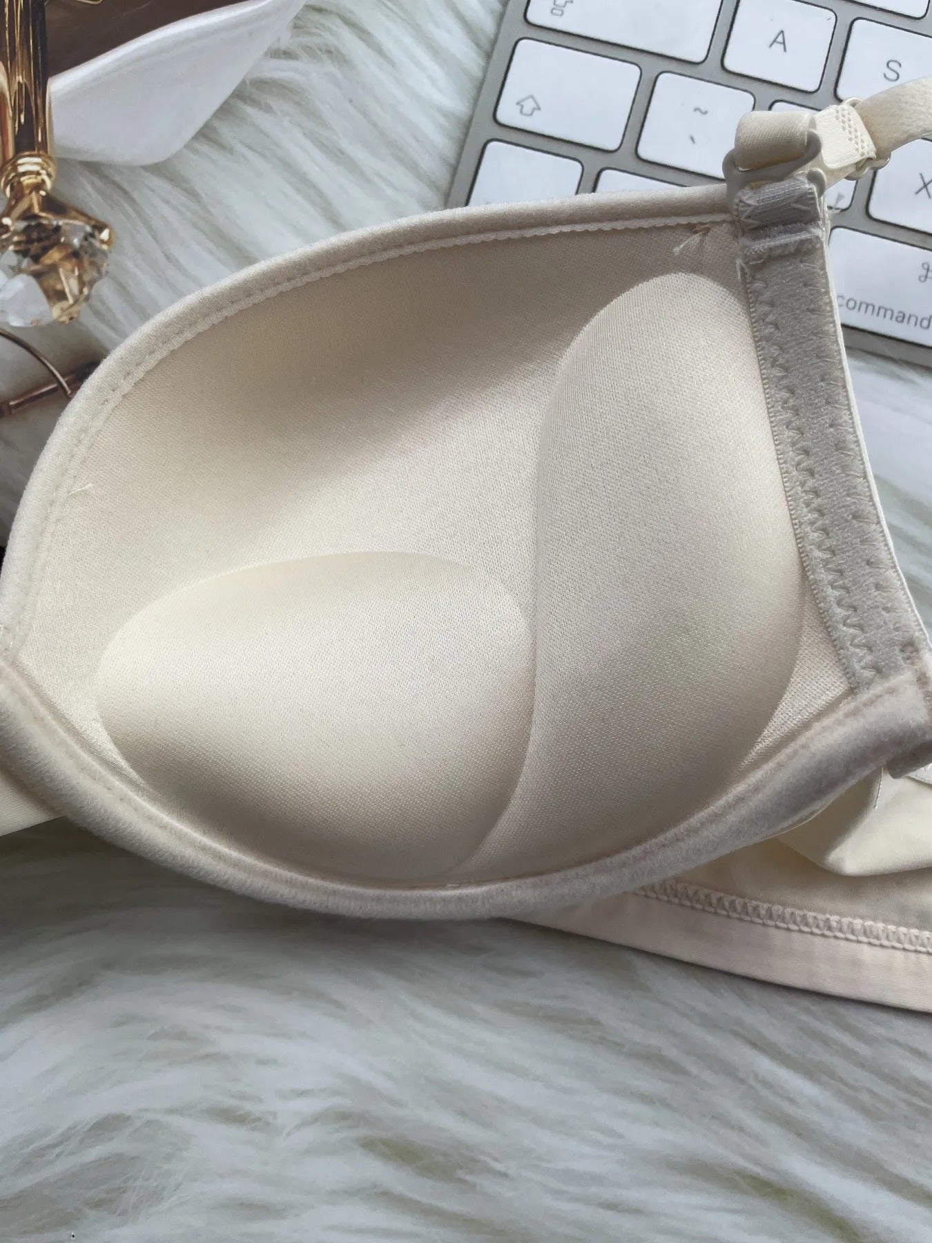Elegant Seamless Push-Up Bra – Everyday Comfort & Perfect Shape