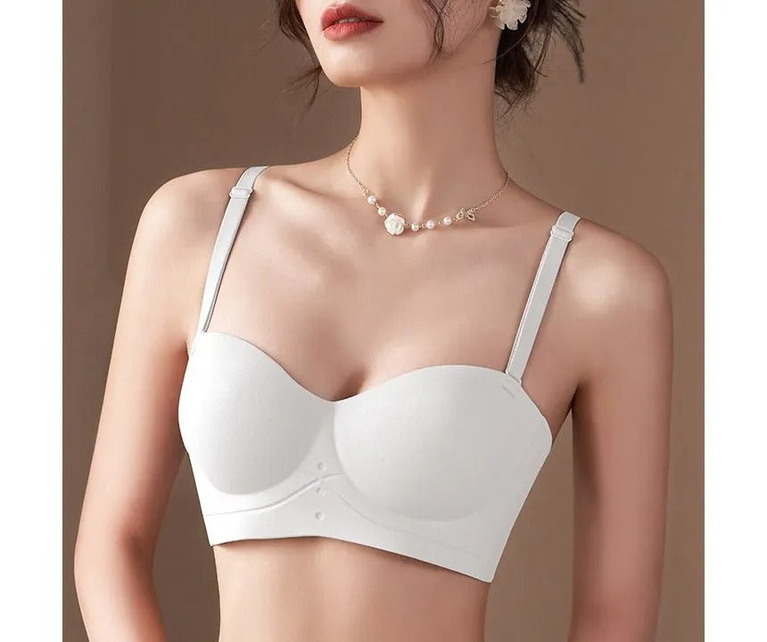Midnight Elegance Strapless Bra – Smooth & Supportive Fit